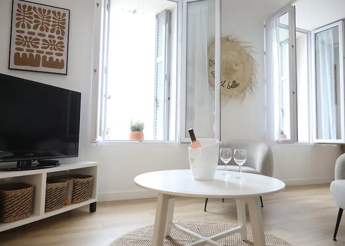 Bastide Du Soleil 아파트 *